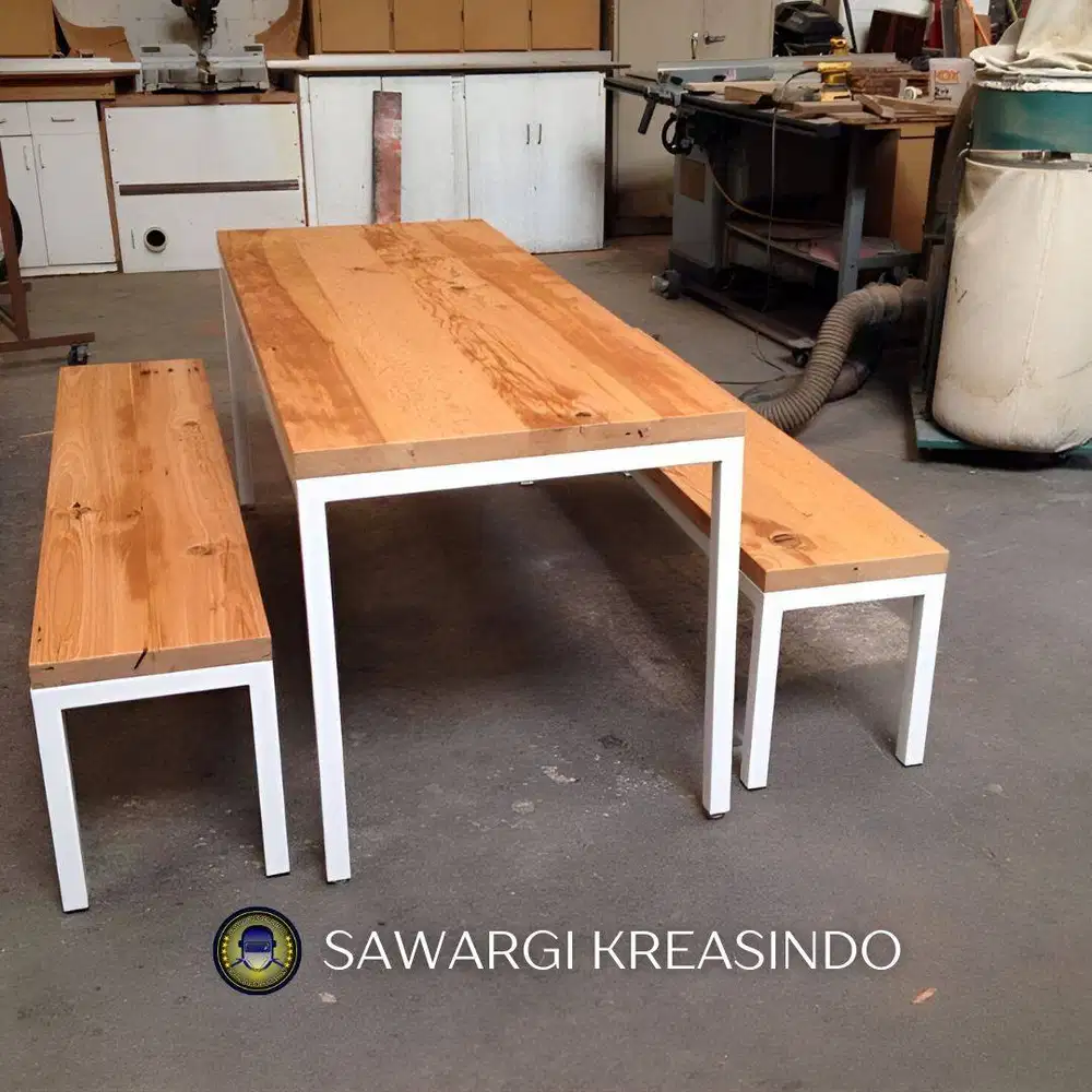 Meja Makan Kafe / Rumah makan dll rangka besi, kayu asli termurah