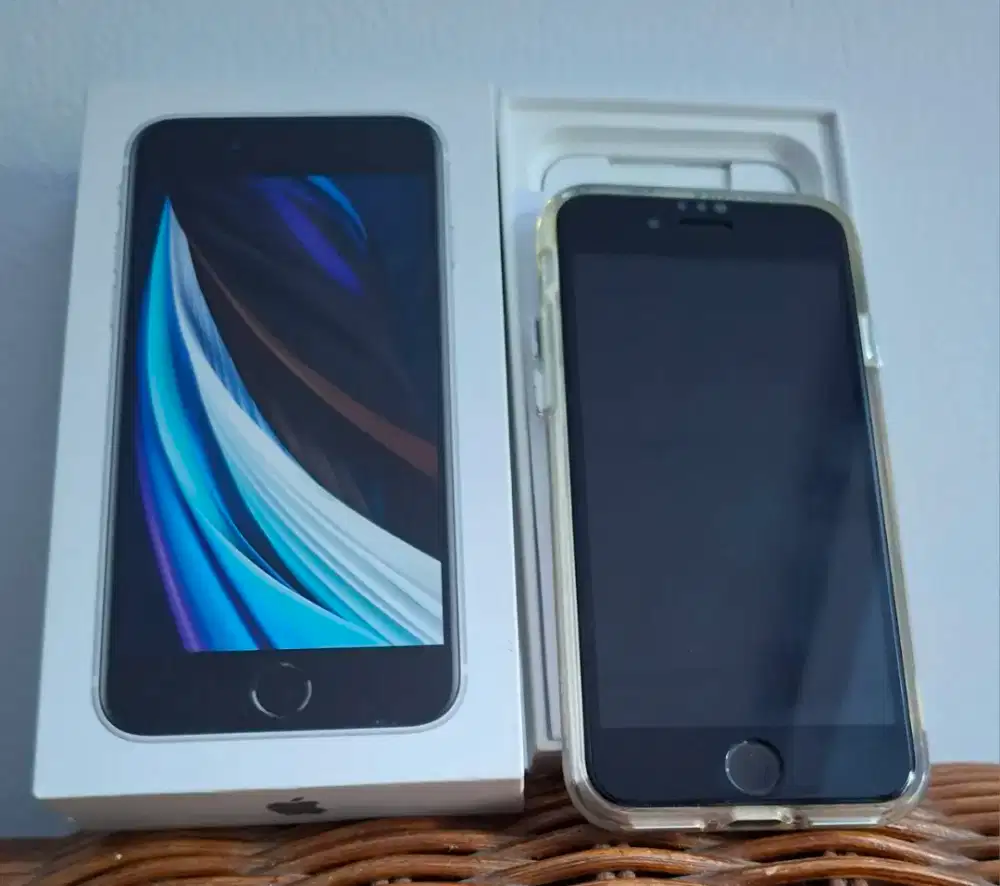 Dijual Cepat Iphone SE 2020 128GB Mulus