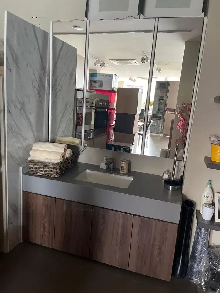 Bathroom kaca wastafel