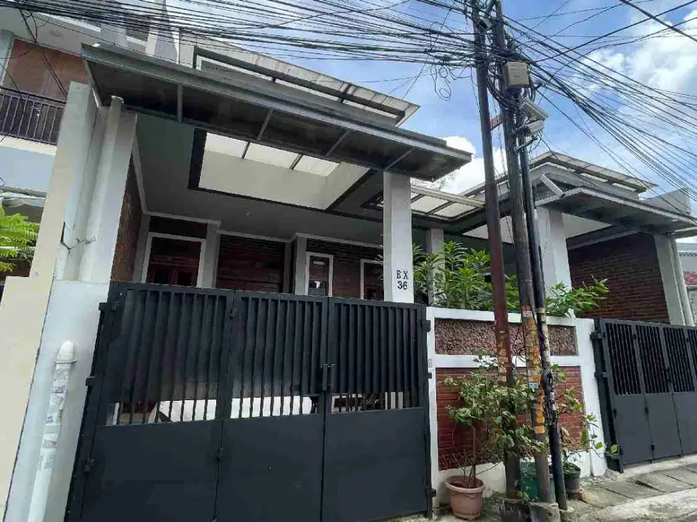 Di jual rumah siap huni 2 lantai di meruya utara