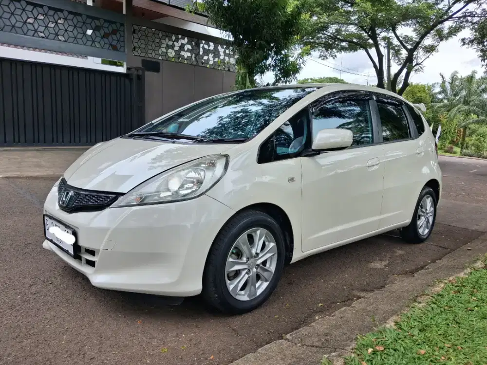 Low KM Honda Jazz type S, 1500 CC 2012