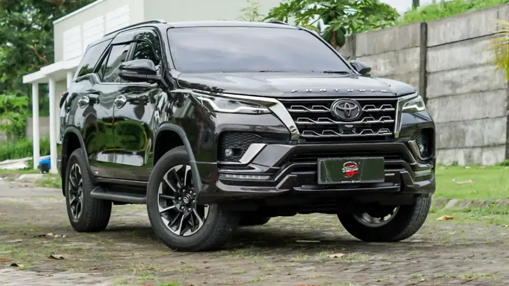 TerMurah Fortuner 4x2 GR Sport 2.8 Diesel Matic 2022 Solar A/T Brown