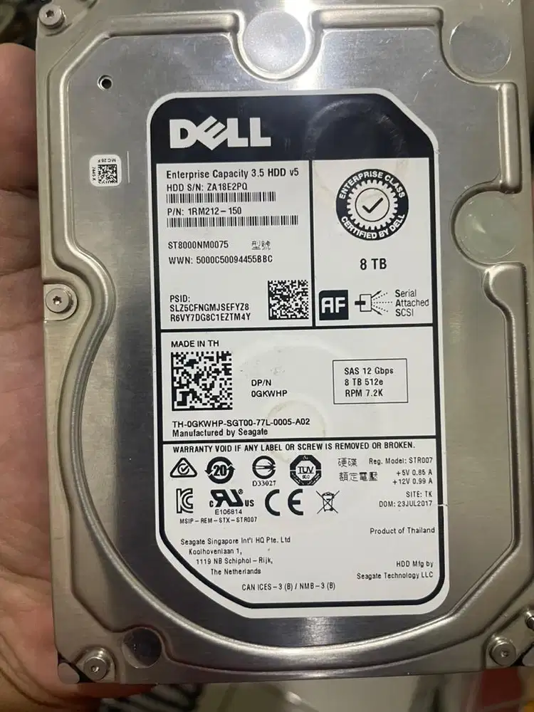 Hardisk server sas 8 tb