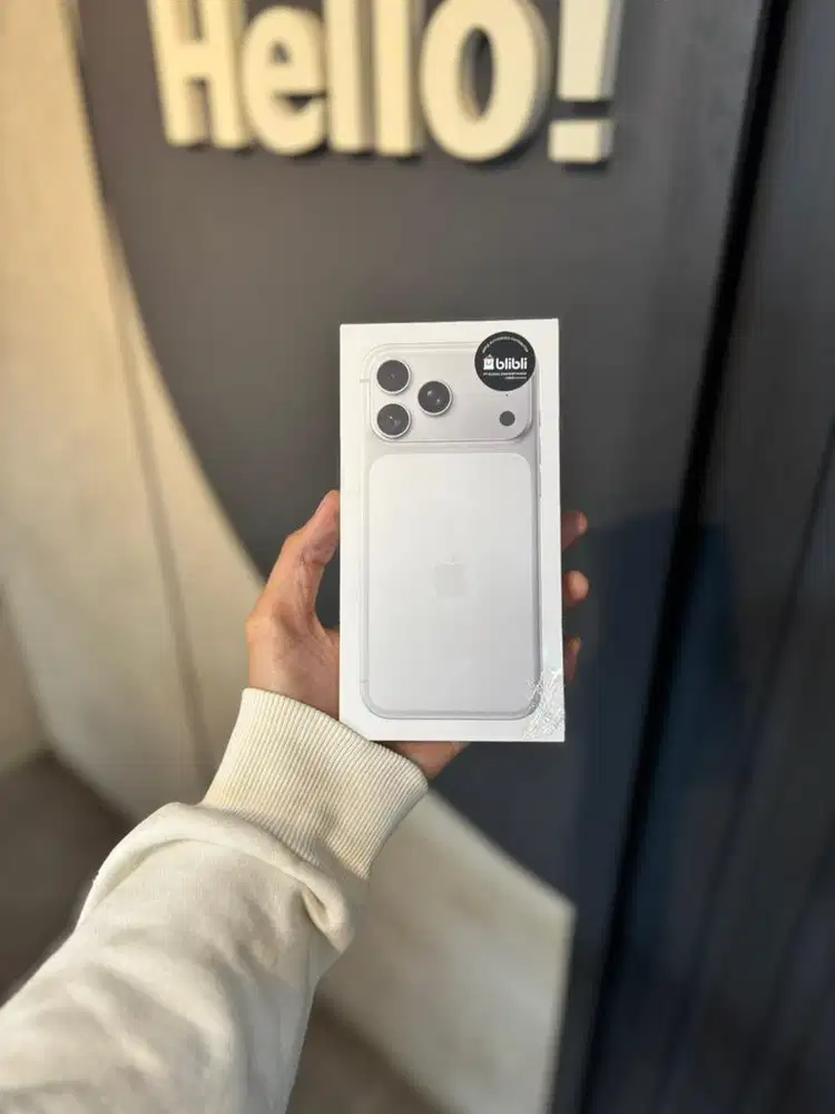 17PROMAX 256GB, SILVER NEW BNIB (IBOX)