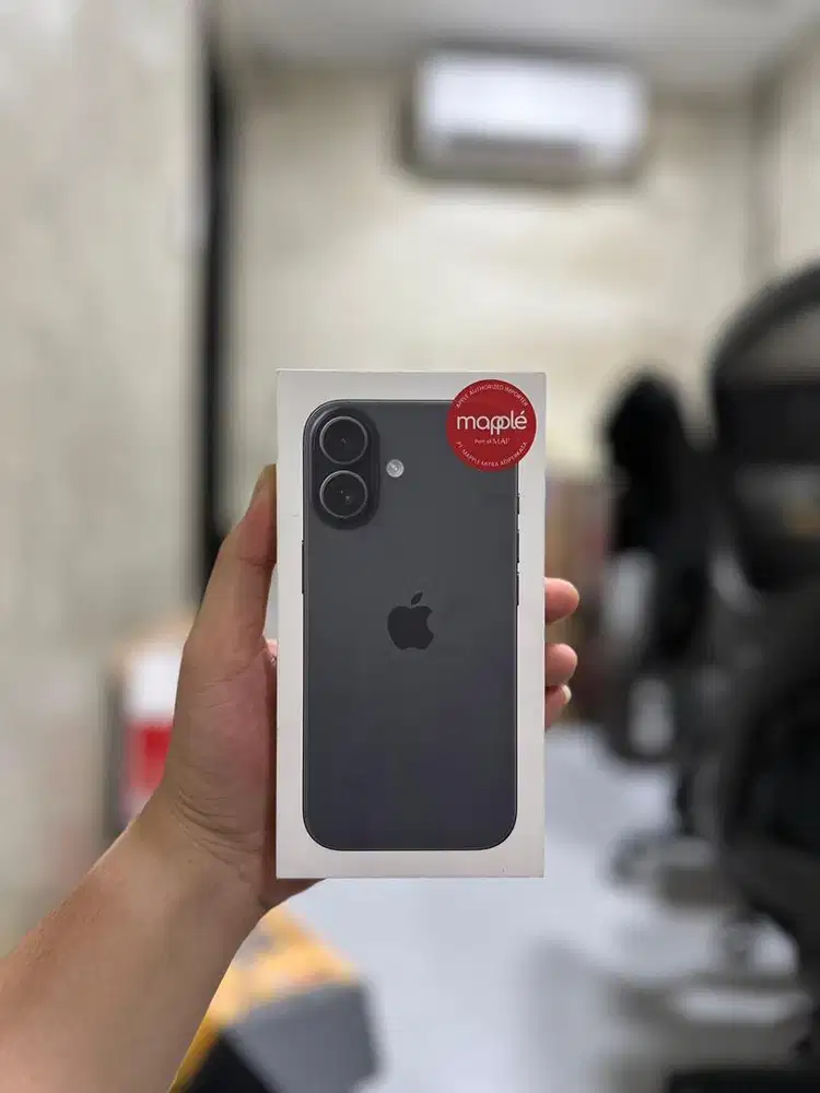 17 256GB, BLACK TITANIUM (NEW BNIB)