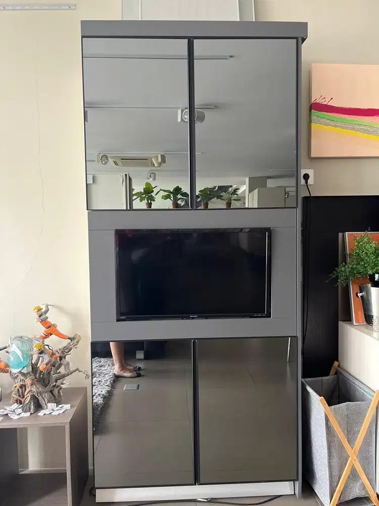 Lemari TV multifungsi