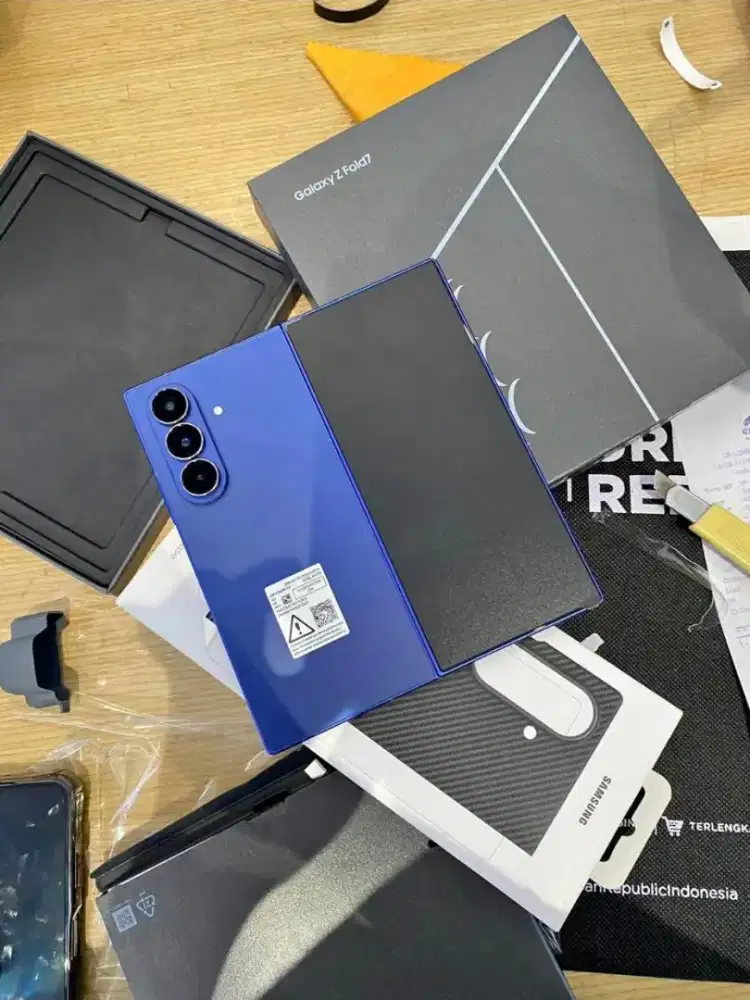 SAMSUNG Z FOLD 7 ‼️ NEW,SEGEL,RESMI SEIN‼️
Cicilan Rp.1.999 / bulan