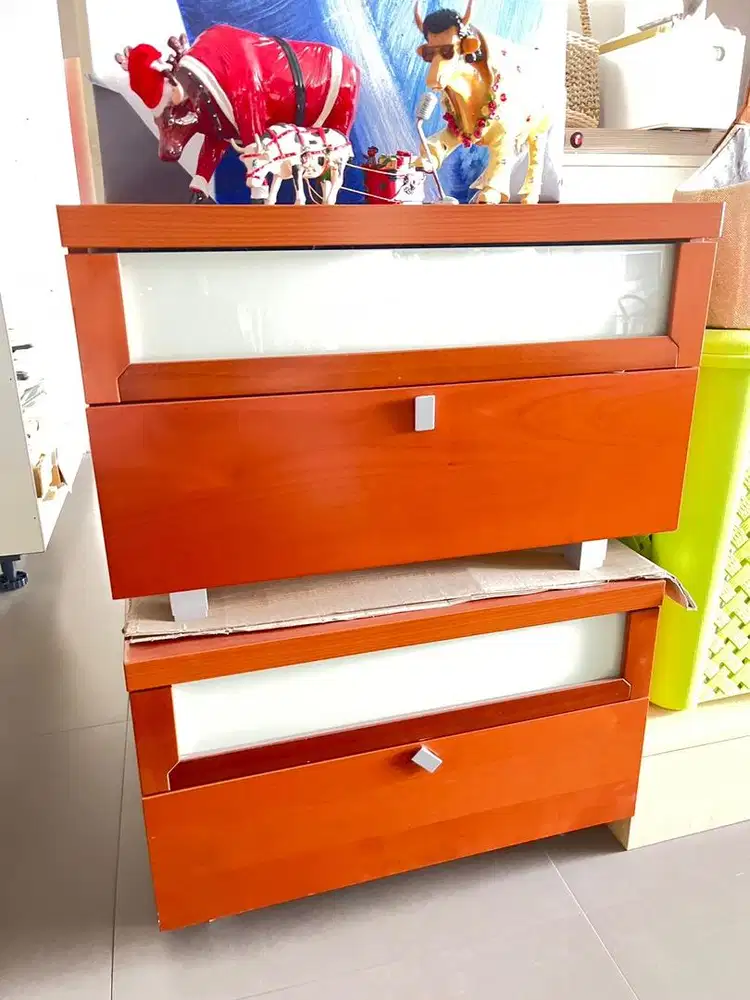 Meja Nakas Aesthetic