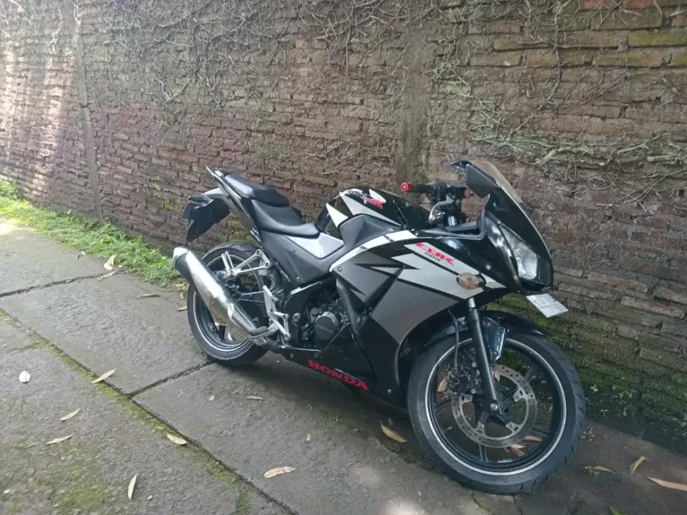 Honda CBR 150R Komplit ON