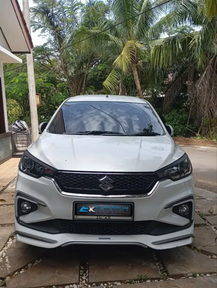 Rental mobil. Sewa mobil harian, mingguan & bulanan lepas kunci.