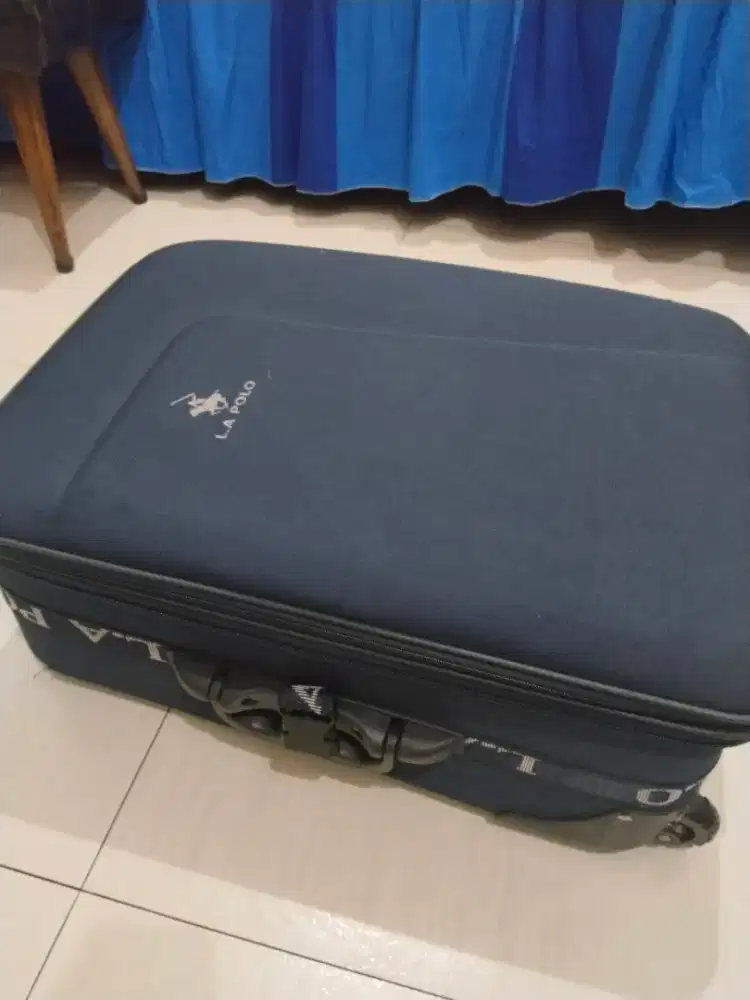 Koper travel ukuran besar