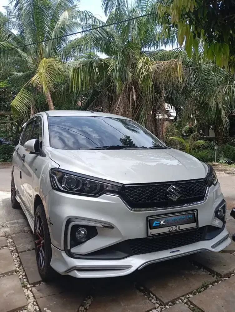 Rental mobil. Sewa mobil harian, mingguan & bulanan lepas kunci.