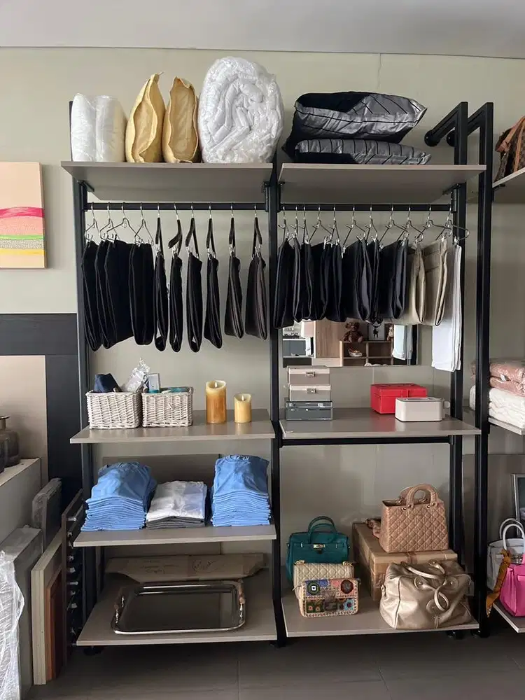 Wardrobe Struro Rak display pakaian