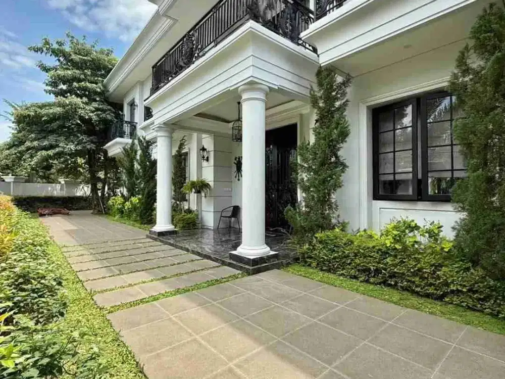 luxurious modern Clasik house bukit hijau fulfurnished by lifetime design private pool posisi hook depan taman