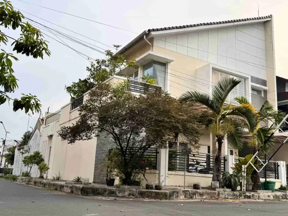 Rumah Mewah Minimalis Modern di Cluster Elite Fajar Indah Baturan Colomadu Karanganyar Solo.