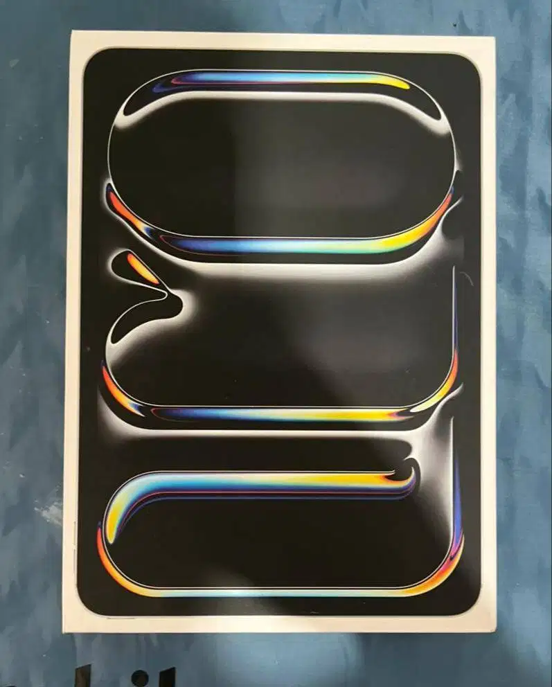 Dijual IPAD M4 11' 512 GB 99% LIKE A NEW