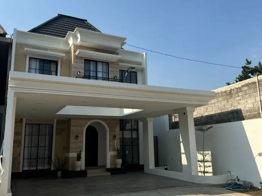 RUMAH MEWAH SLEMAN 2 LANTAI DENGAN KOLAM PRIBADI DALAM CLUSTER JL WATES