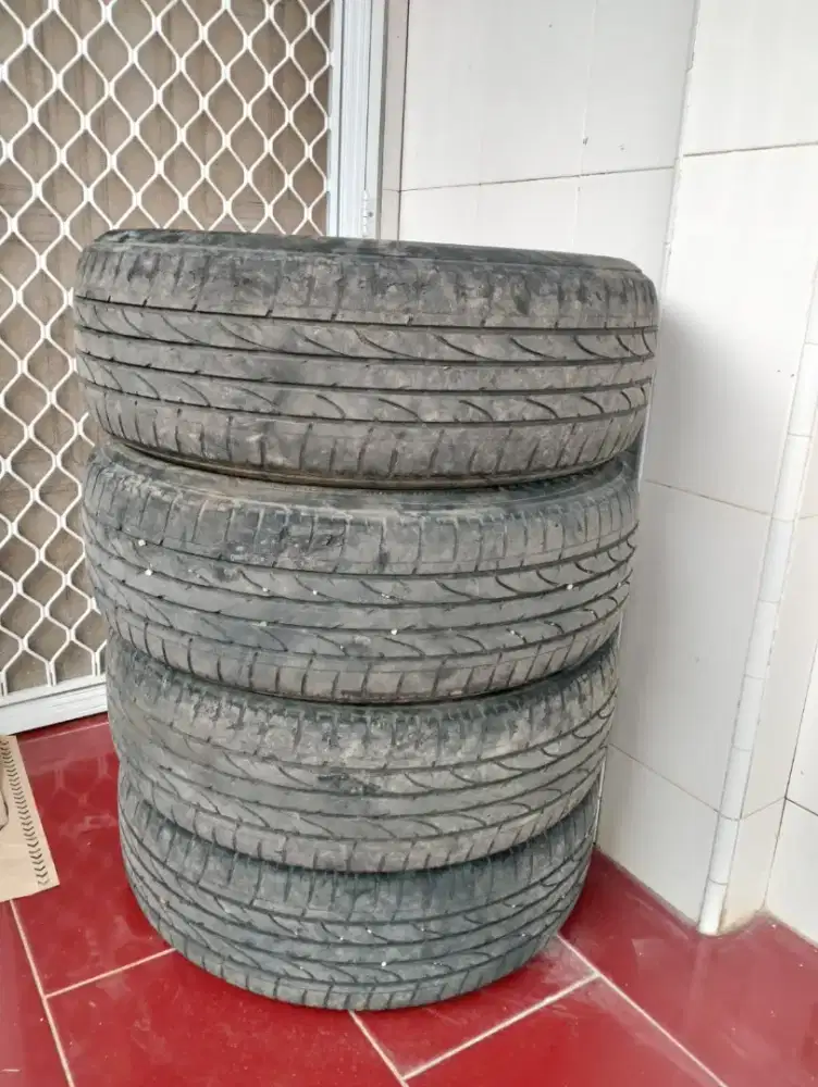 Ban bekas R17 bridgestone bekas Rush