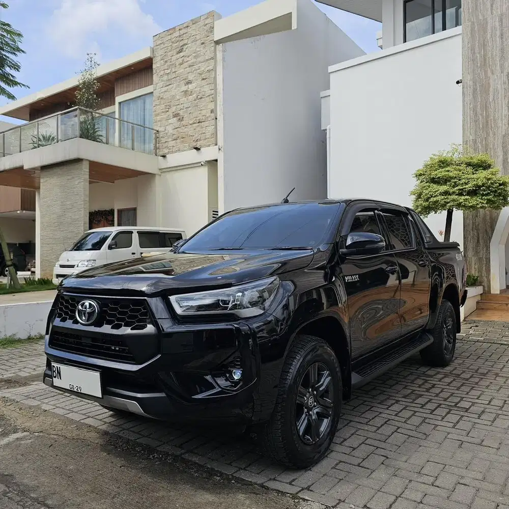 Toyota Hilux V 4x4 AT 2024 Double Cabin