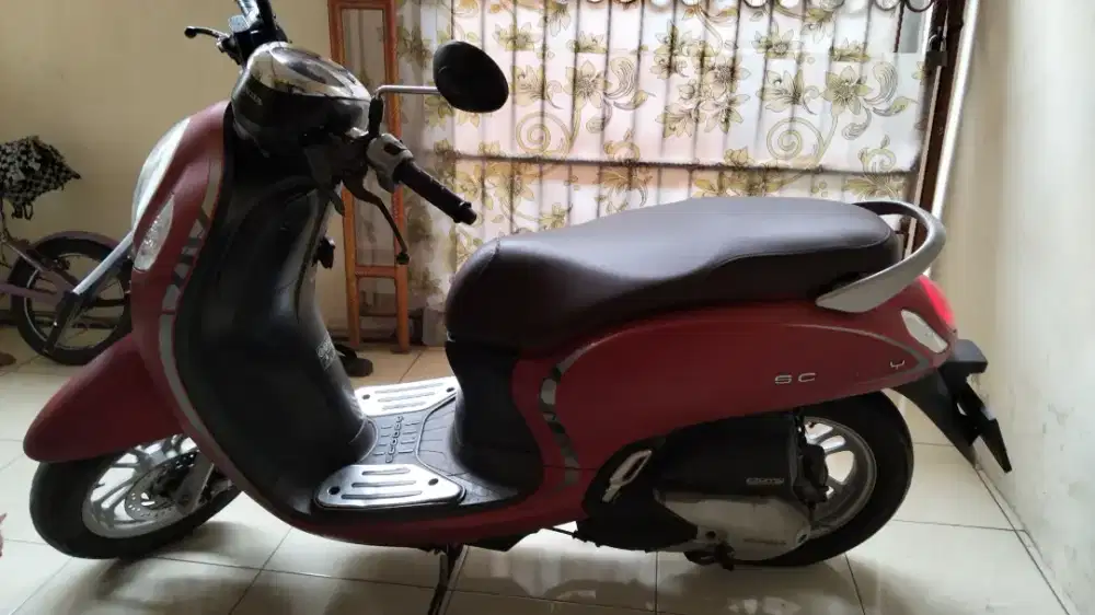 Honda Scoopy merah THN 2021