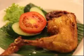 Dibutuhkan Pelayan Resto