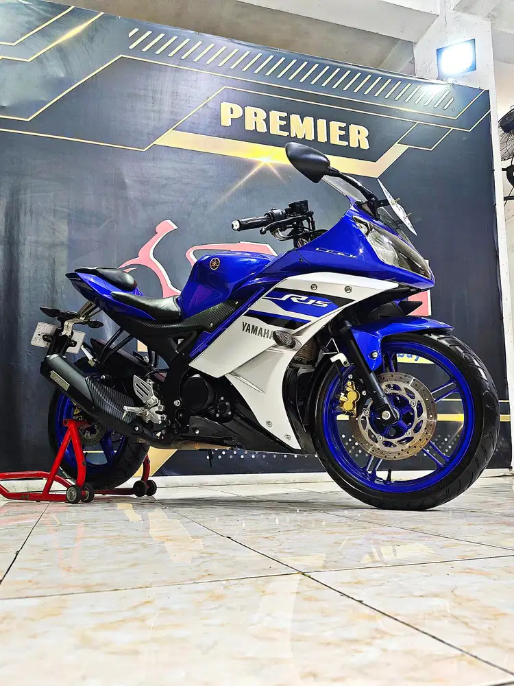 Yamaha R15 V2 Nyaman Keren Kinyis2  km. 10rb.Anugerah motor rungkut