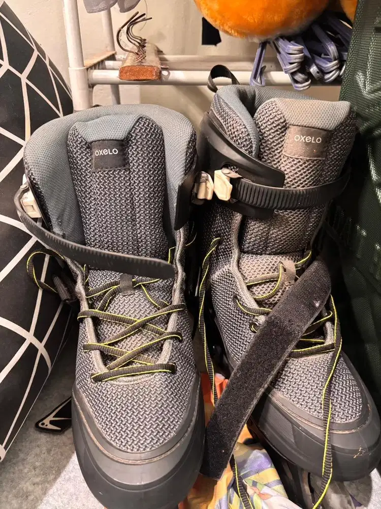 Sepatu olahraga sepatu roda