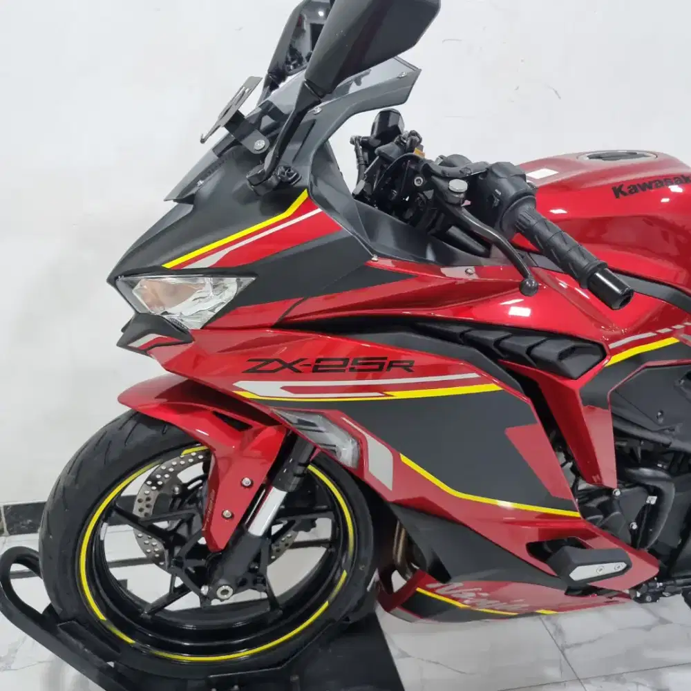 KM 400 PERAK Kawasaki ZX25R SE ABS QS TFT 2025 bln 2 like new 2024 CBR