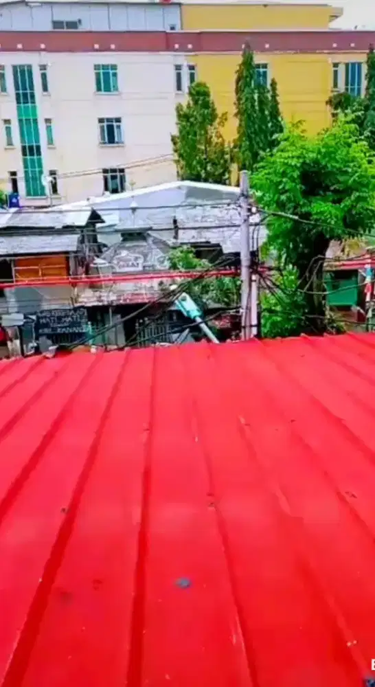 TukanG atap Rmh Bocor.talng air