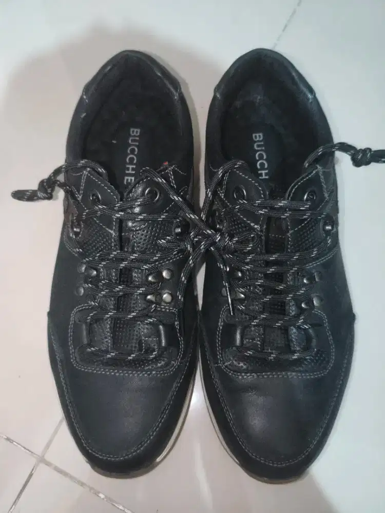 Sepatu Buccheri Hitam (40)