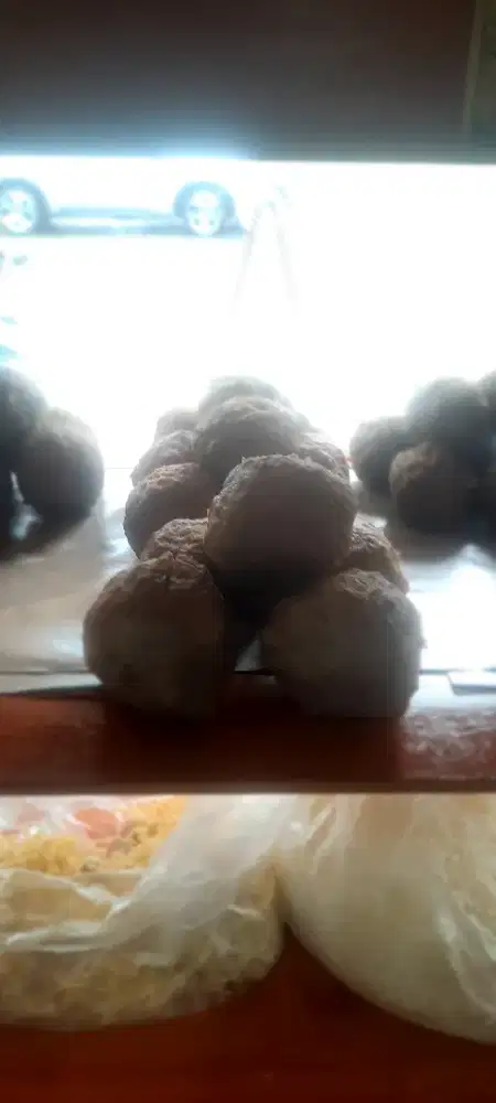 Dibutuhkan karyawan untuk warung bakso