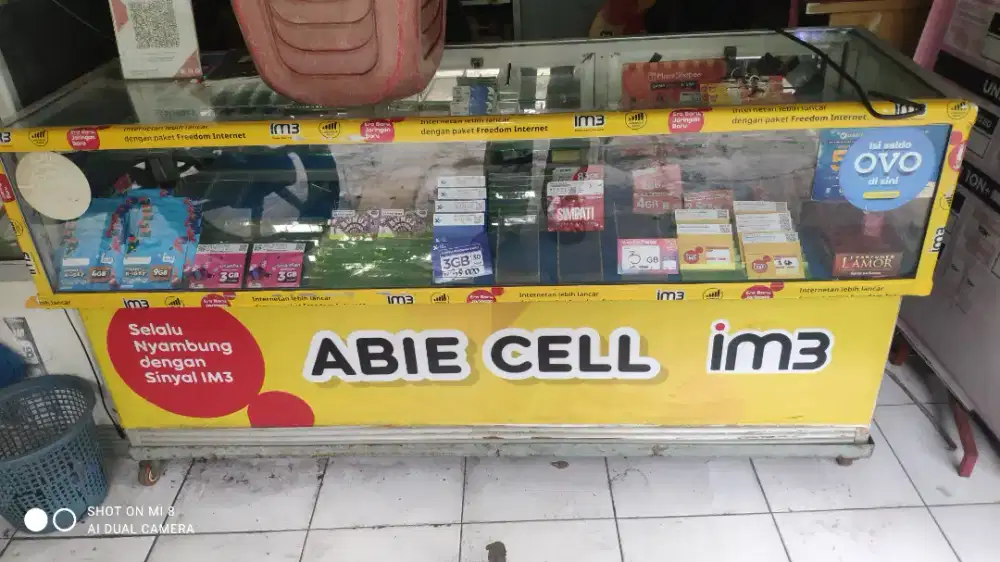 Etalase konter hp / kacamata dll