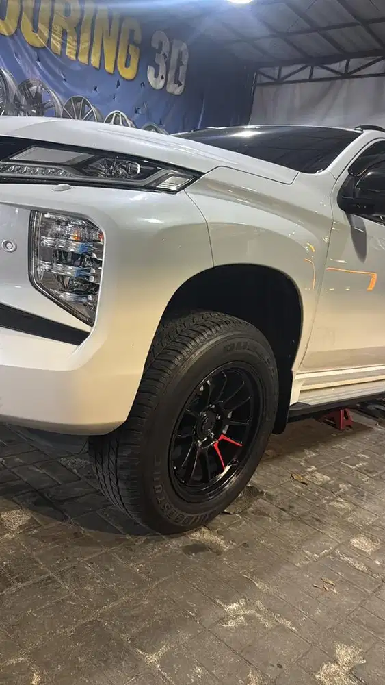 Velg lenso Venom 5 R18 untuk oajer fortuner dan sejenisnya