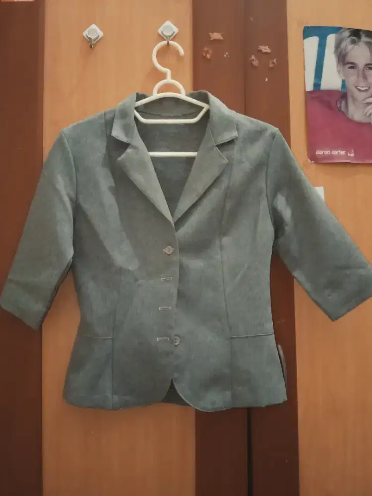 Blazer Wanita Ukuran S