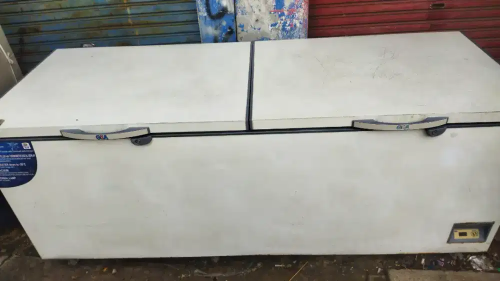 Jual bu freezer box kapasitas 1050 liter normal no kendala merk GEA