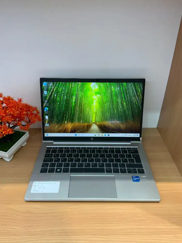 Hp elitebook 830 g8 i5 gen 11 16gb ram 256gb ssd layar sentuh 13in
