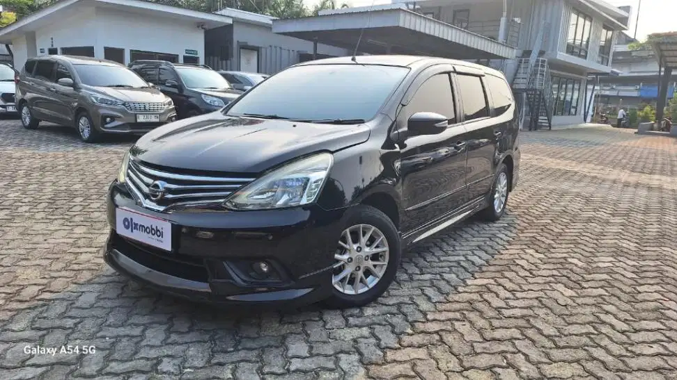 DP RENDAH Nissan Grand livina 1.5 SV Bensin-MT 2012 POFS