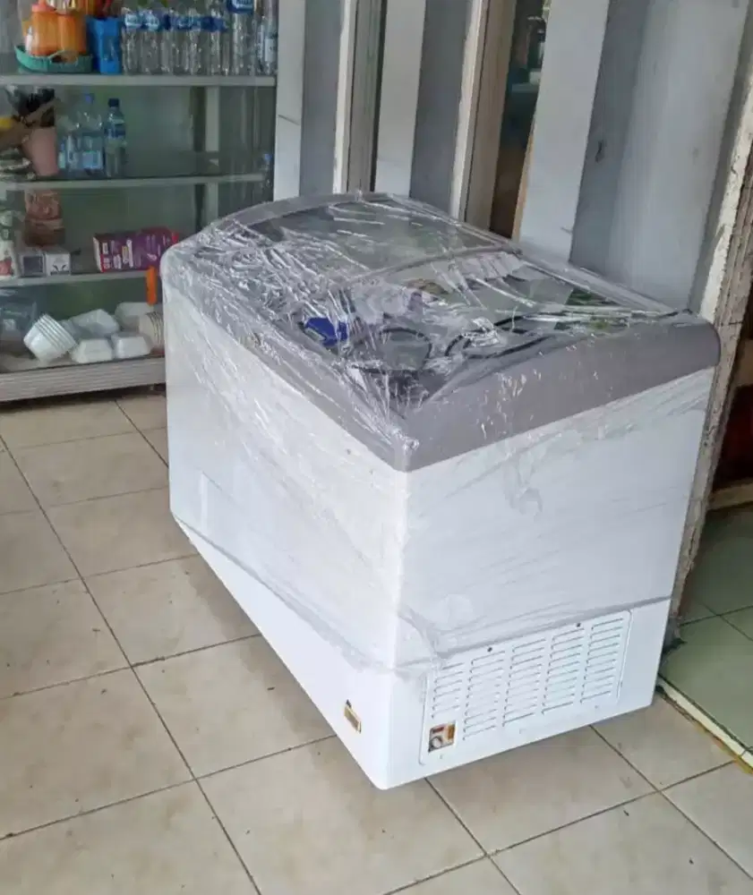 Freezer Sliding Kaca AUCMA 234 L