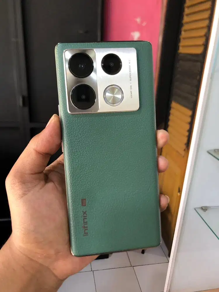 Infinix note 40 pro 5g 8/256