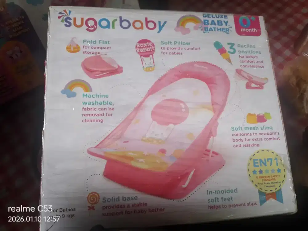 Bantu temen. Perlengkapan bayi. Ayunan sama tempat buat mandi