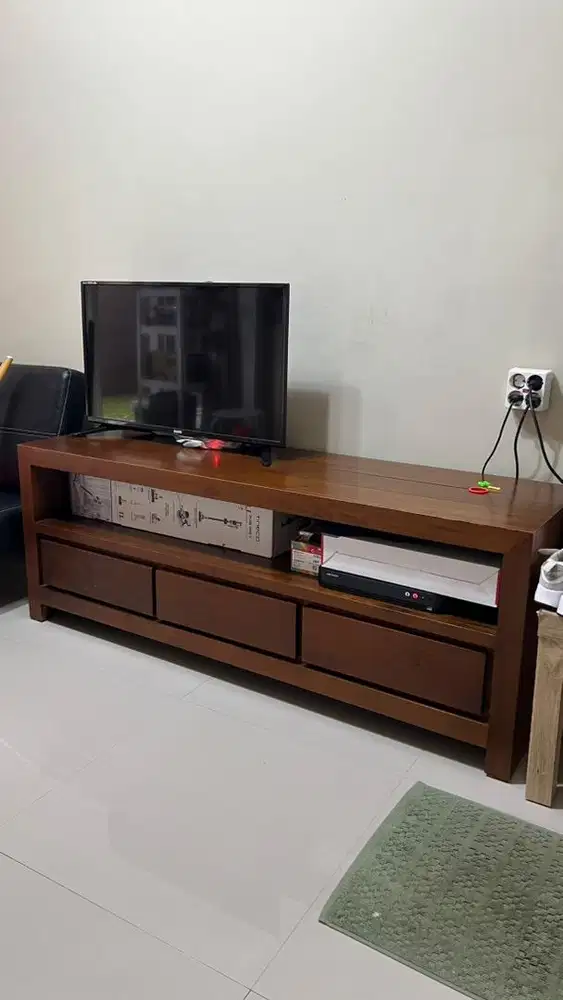 Lemari TV Full Jati