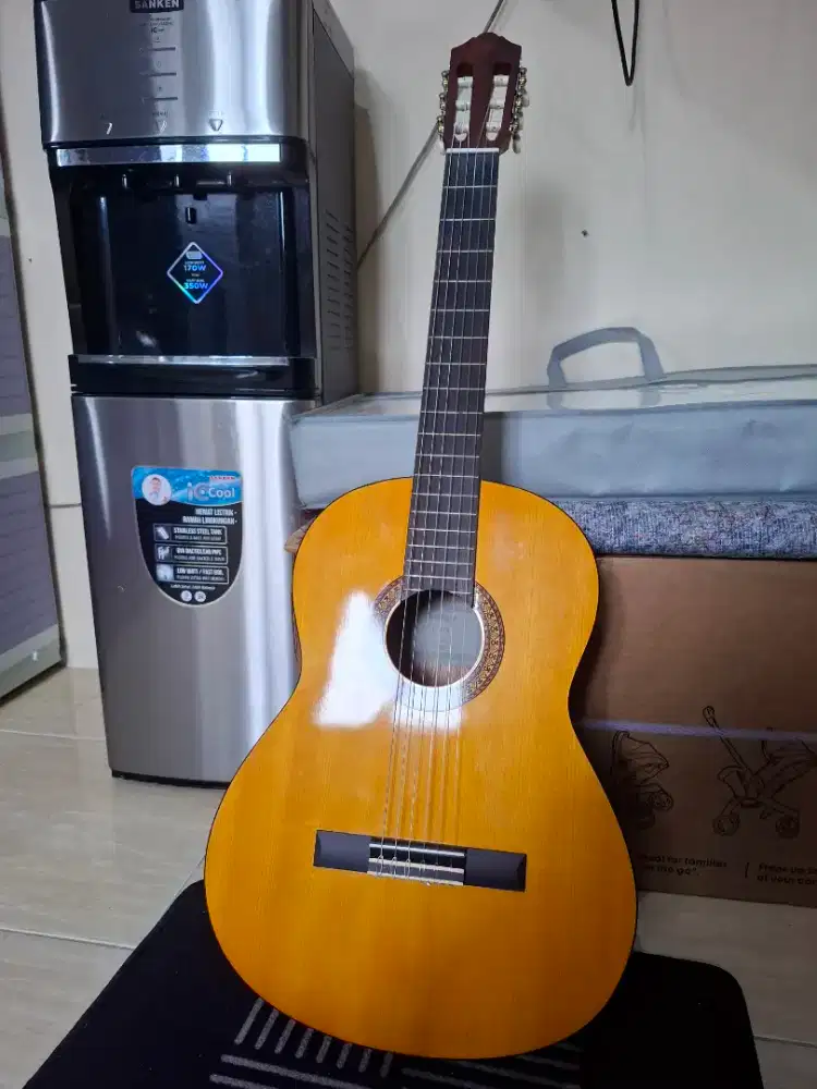 Gitar Yamaha C315 masih full lengkap tas 2 pick dll