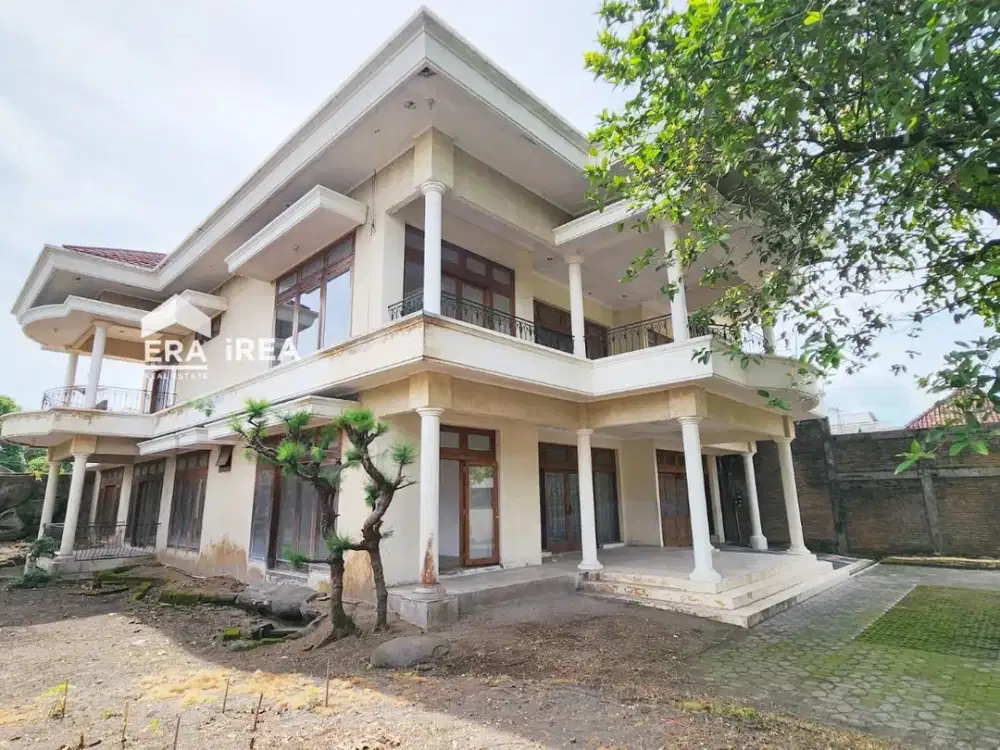 DISEWAKAN RUMAH DI SOLO KERTEN DEKAT RS PANTIWALUYO, MALL SOLO SQUARE