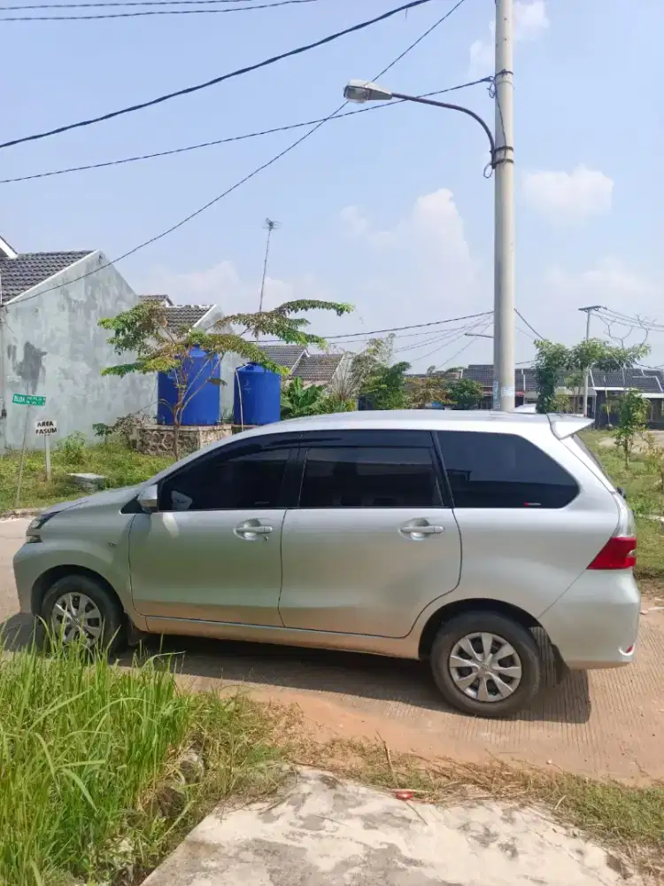 SeDisewakan mobil plus Driver unit avanza lokasi cikupa dengan Driver