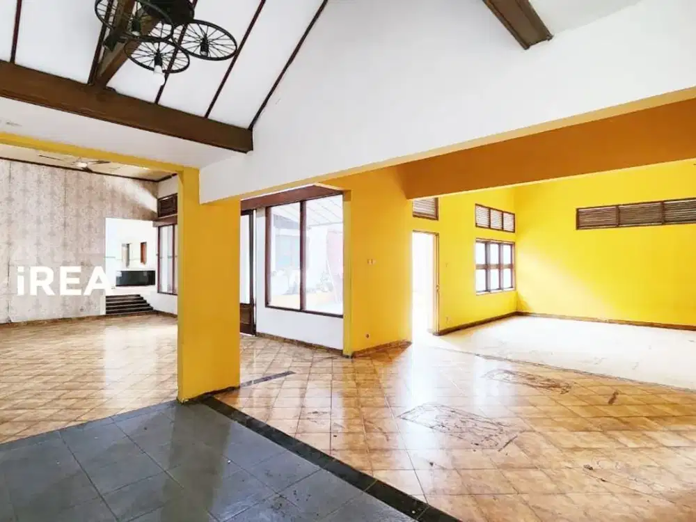 DISEWAKAN RUANG USAHA AREA SOLO GRAND MALL