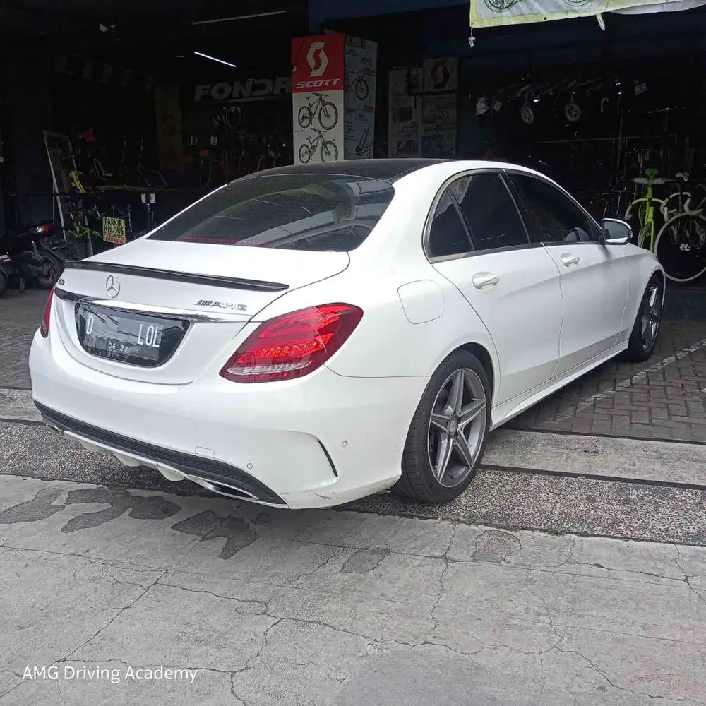 C250 AMG Line 2017 Designo Diamond White Bright Low Odo