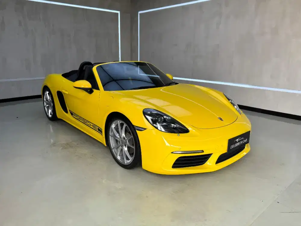 PORSCHE BOXSTER 718 2.0 TURBO 2017 RACING YELLOW