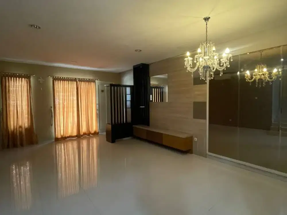 DIJUAL RUMAH LAYAR PERMAI PIK UK 8X15 (2.5 LANTAI) SEMI FURNISH SHM TERMURAH