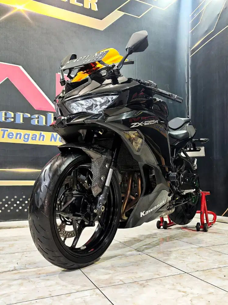 Kawasaki Ninja ZX25R STD TH 2021 odo 8rb Anugerah motor rungkut