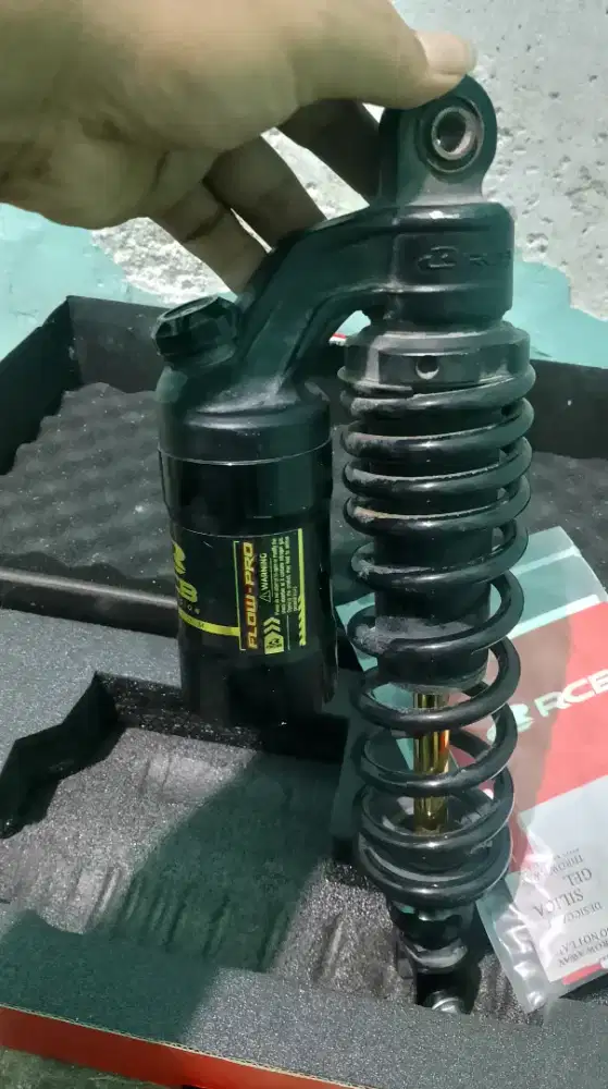 Mono Shockbreaker RCB 330mm Black Premium